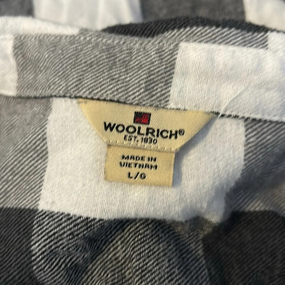 Woolrich women’s black and white flannel button down shirt size large - Picture 7 of 8